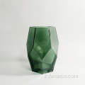 Grand verre de vase carré carré avec un fond épais